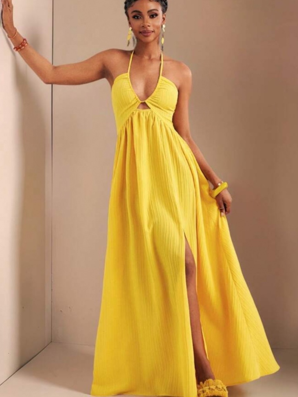 โ๏ธ๐ **NWT Zivah Yellow Halter Neck High Slit Maxi Dress** ๐โ๏ธ